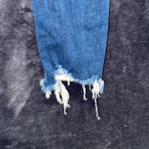 American Eagle Next Level Stretch Ripped Jeans Size 4 - Picture 9 of 10